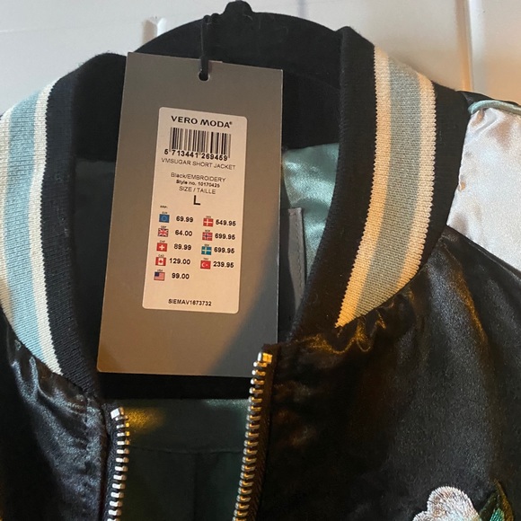 Jacket - Large - Picture 3 of 5